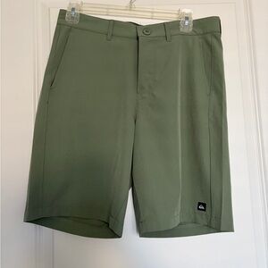 Quiksilver Men's Olive Green Flat Front Shorts